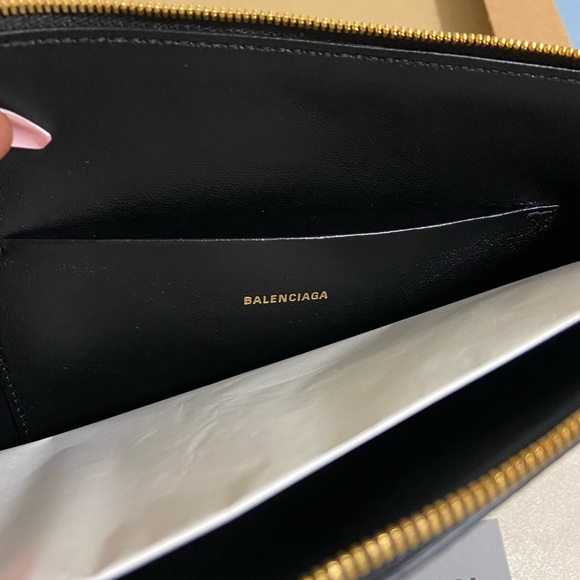 🔥BALENCIAGA Black Leather Pouch Bag🔥 NEW!! - Picture 7 of 7